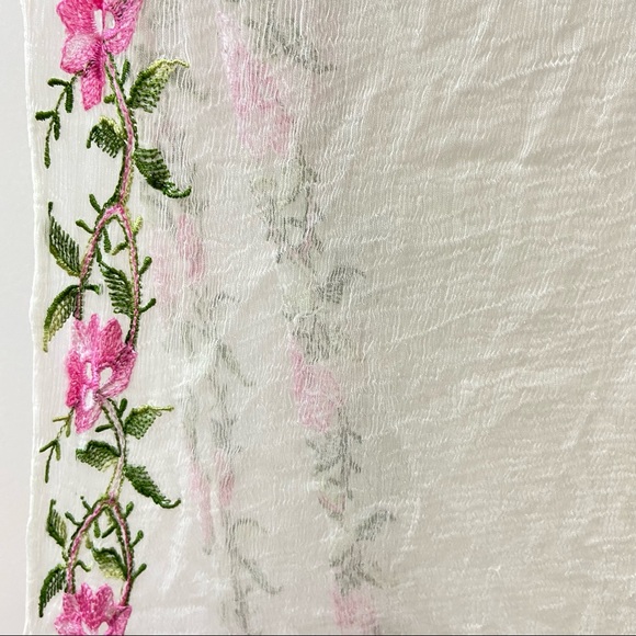 Pretty Embroidered Chiffon Dupatta/Chunni - Picture 3 of 6